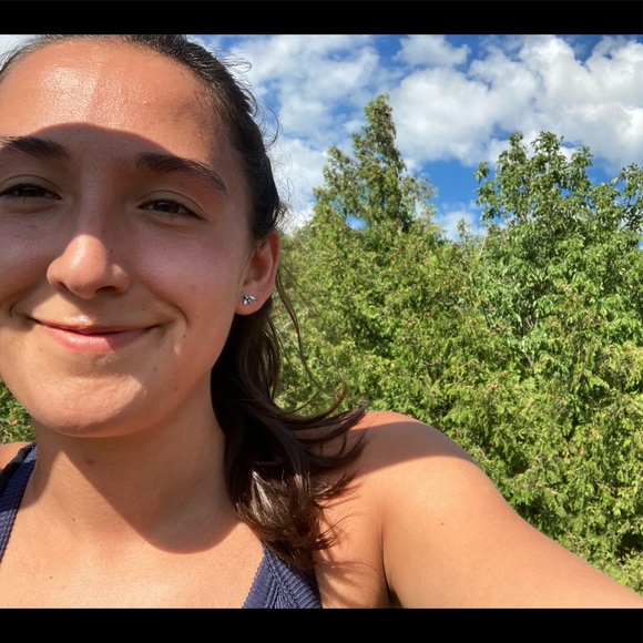 Meet your Posher, Julia - Picture 1 of 1